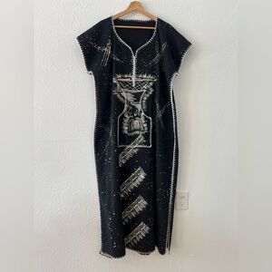 Traditional African caftan dress with front pocket size small